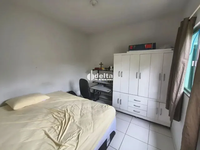 Imagem 2: Casa Mobiliada Tipo Pensionato Muito Próxima da Ufu com 2 Vgs, 8 Quartos, 4 Banheiros