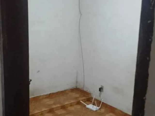 Imagem 5: Alugo Casa com 2 Quartos, Sala, Cozinha e Área de Serviço