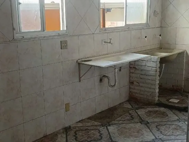 Imagem 7: Alugo Casa com 2 Quartos, Sala, Cozinha e Área de Serviço