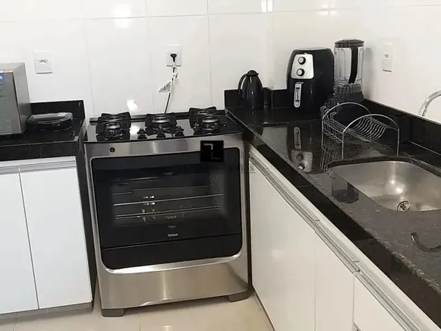 Imagem 2: Apartamento 2 Quartos com Suíte, 2 Vagas de Garagem, Prédio com Elevador no Bairro