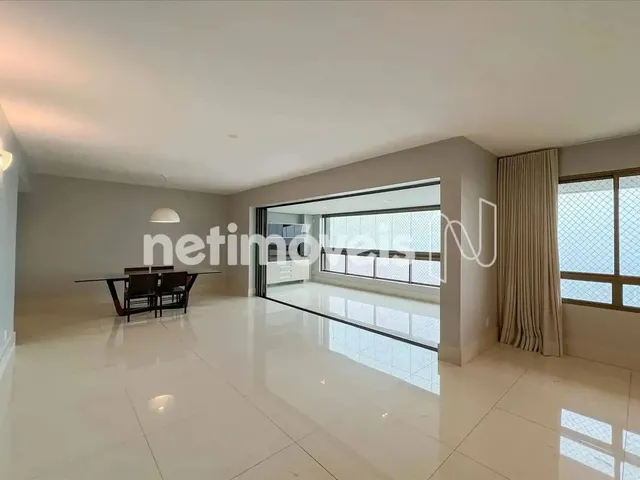 Imagem: Apartamento de Alto Padrão com Varanda