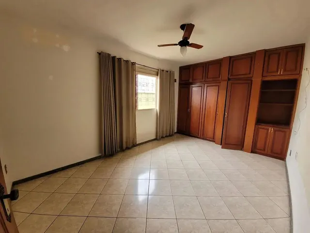 Imagem 2: Casa para Aluguel com 3 Quartos em Centro - Contagem - Mg
