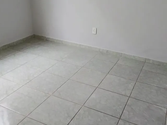 Imagem 2: Alugo Uma Casa com Garagem