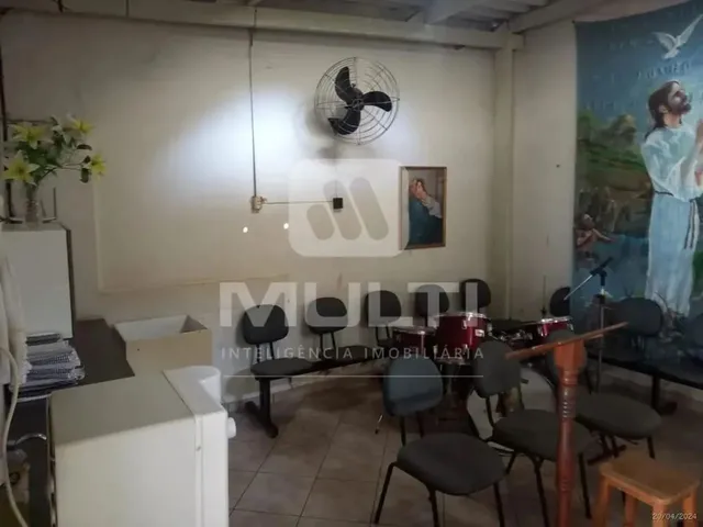 Imagem 8: Comodo - Centro Galpão / depósito com aluguel por R$1.600 /mês