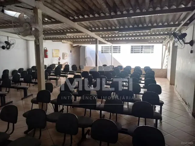 Imagem 7: Comodo - Centro Galpão / depósito com aluguel por R$1.600 /mês
