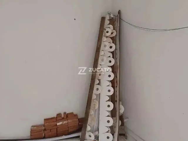 Imagem 4: Casa com 3 Dormitórios À Venda, 259 M² por R$ 700.000,00 - Mercês - Uberaba/Mg