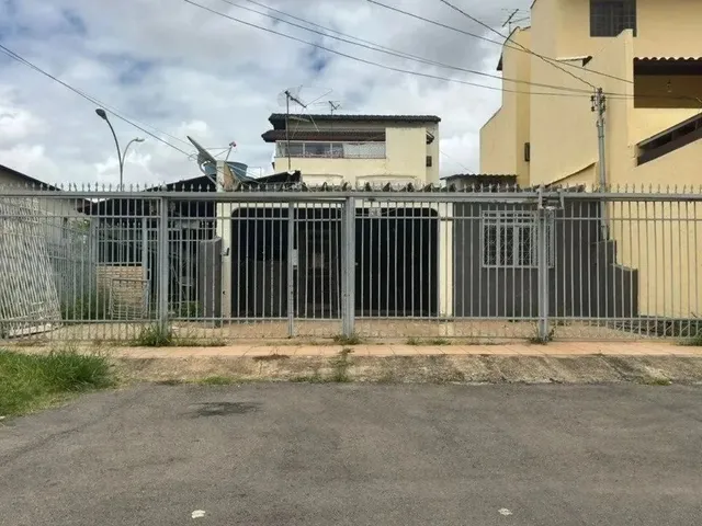 Imagem: Lote de Esquina em Localização Privilegiada!