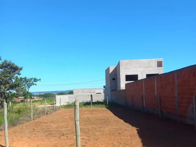 Imagem: Lote na Bica do Der, Próximo Á Escola