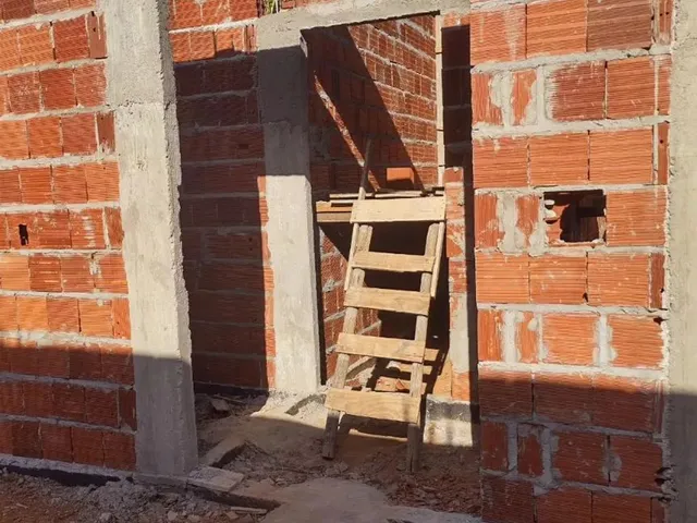 Imagem 5: Vendo Lote com Casa a Terminar
