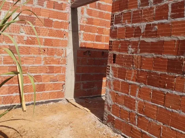 Imagem 6: Vendo Lote com Casa a Terminar