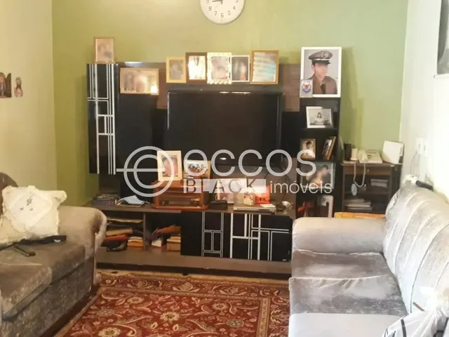 Imagem: Casa À Venda, 2 Quartos, 1 Vaga, Industrial