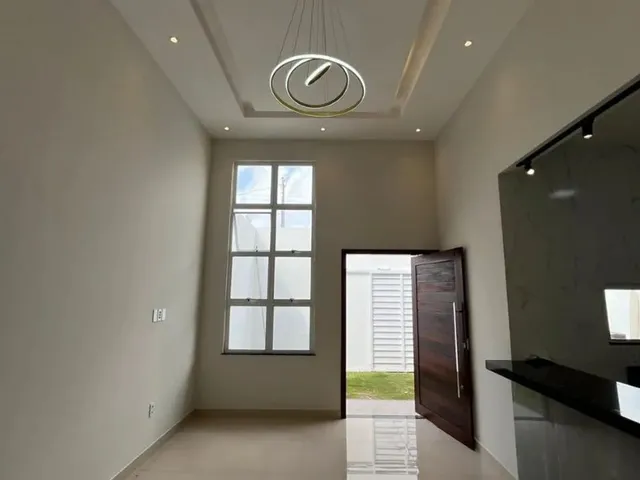 Imagem: O apartamento possui 2 Dormitórios, 1 Suíte, 2 Banheiros
