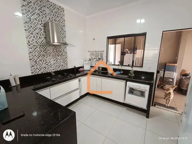 Imagem: Casa com 3 Dormitórios À Venda, 150 M²