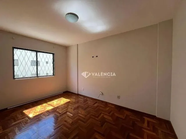 Imagem 14: Apartamento Semi Mobiliado para Alugar com 3 Quartos por R$1.700,00 no Edifício Nuremberg