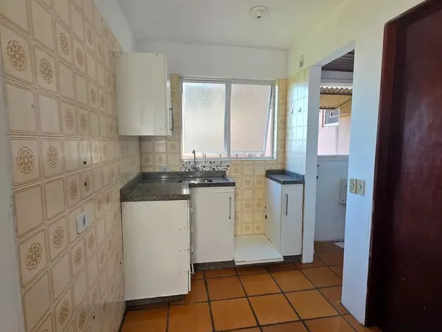 Imagem 3: Aluga-Se Apartamento no Edifício Paraná, Localizado na Rua Naipi (Centro de Foz)