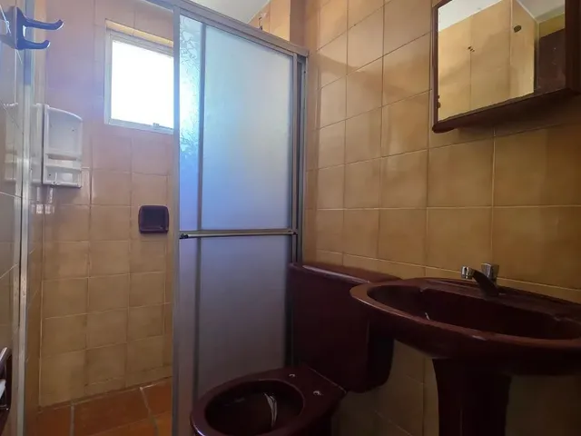 Imagem 7: Aluga-Se Apartamento no Edifício Paraná, Localizado na Rua Naipi (Centro de Foz)