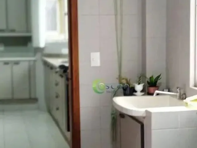Imagem 2: Apartamento com 4 Dormitórios para Aluga, 130 M² por R$ 3.300/Mês - Centro