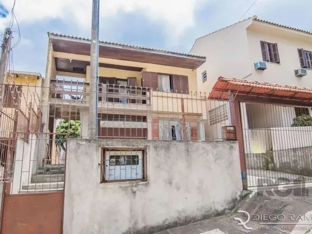 Imagem: Casa de 4 Dormitórios no Bairro Glória