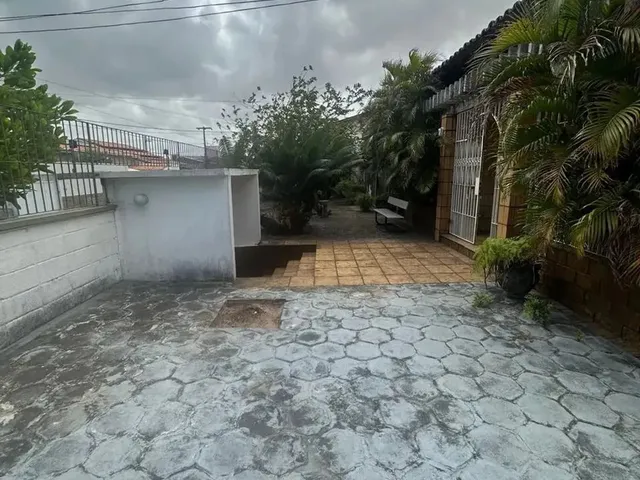 Imagem 15: Imóvel para Aluguel com 120 Metros Quadrados com 4 Quartos em Renascença - São Luís