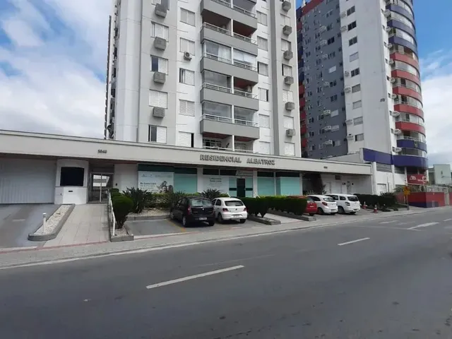 Imagem: Apartamento para Alugar - 03 Quartos Sendo
