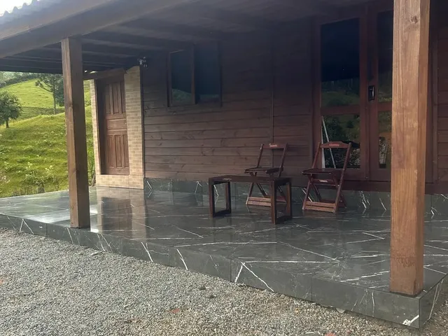 Imagem: A casa possui 1 Dormitório, 1 Banheiro e está localizado