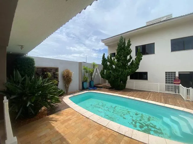 Imagem 4: Sobrado Central Comercial e Residencial com Piscina e Área de Lazer em Cascavel