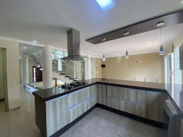 Imagem 11: Sobrado Central Comercial e Residencial com Piscina e Área de Lazer em Cascavel