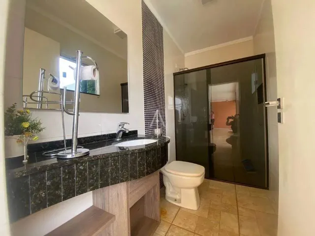 Imagem 5: Sobrado Central Comercial e Residencial com Piscina e Área de Lazer em Cascavel
