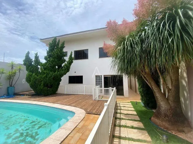 Imagem 2: Sobrado Central Comercial e Residencial com Piscina e Área de Lazer em Cascavel
