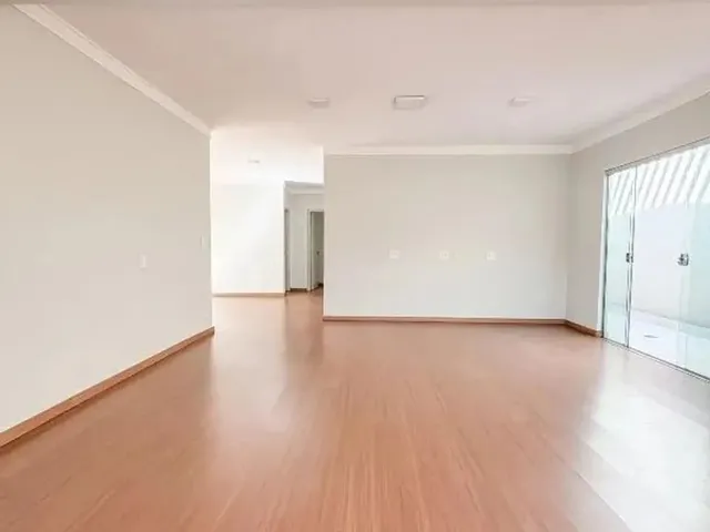 Imagem: Casa Residencial À Venda em Jardim do Éden