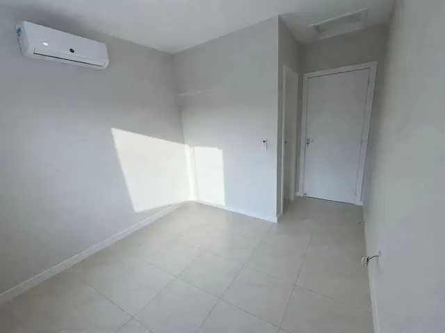 Imagem 2: Sobrado Geminado 2 Quartos com 2 Suítes e 110M² - Madri - Imv