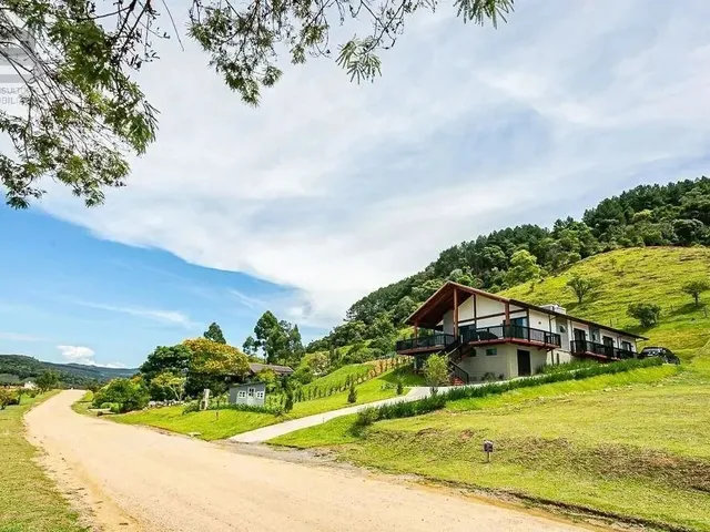Imagem 2: Casa Nova Alto Padrão - 4 Dormitórios, Sendo 2 Suítes - Rancho Queimado