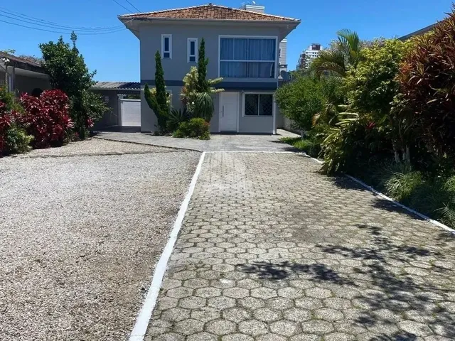 Imagem: Casa Ampla À Venda com 3 Quartos na Ponte