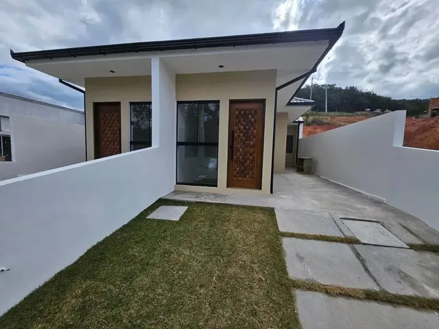 Imagem 1: A/ Casa 2 Dormitórios Sendo 1 Suíte no Bairro Forquilhas - São José