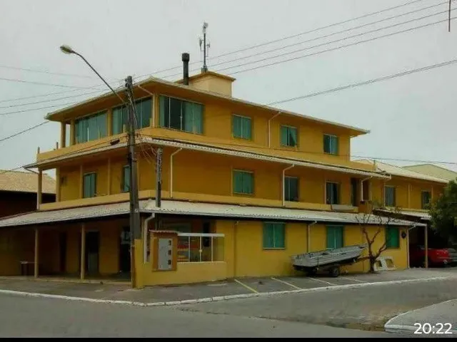 Imagem: Prédio com 4 Apartamentos e 4 Sala Comercial