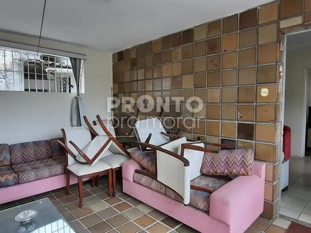 Imagem: Casa com 3 quartos em Tamarineira