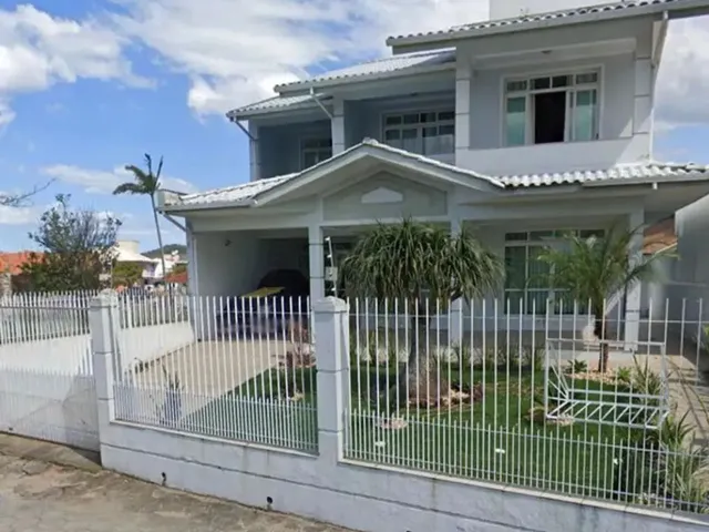Imagem: Casa À Venda na Praia de Fora em Palhoça/Sc