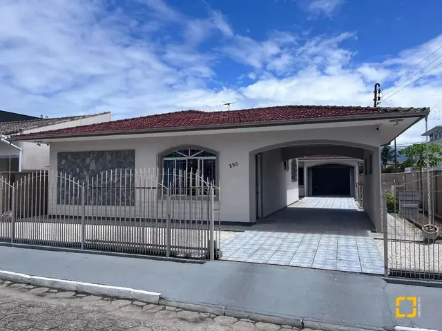 Imagem: Casa À Venda com 3 Dormitórios no Centro
