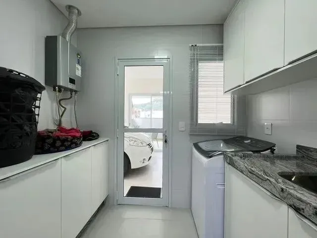 Imagem 14: Imóvel para Venda Possui 143 Metros Quadrados com 3 Quartos em Beira Rio - Biguaçu - Sc