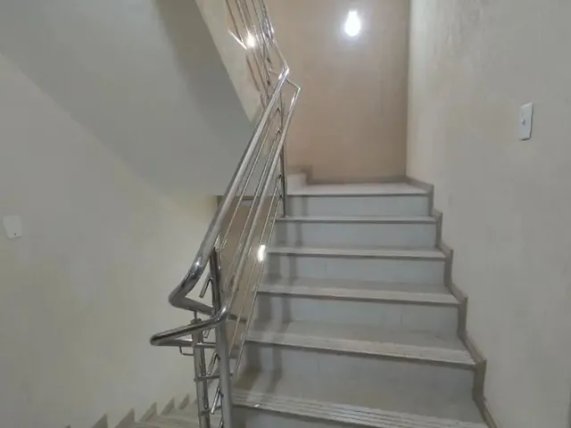 Imagem 9: Excelente Apartamento Semi Mobiliado Composto por 02 Dormitórios, Sala de Estar, Sacada