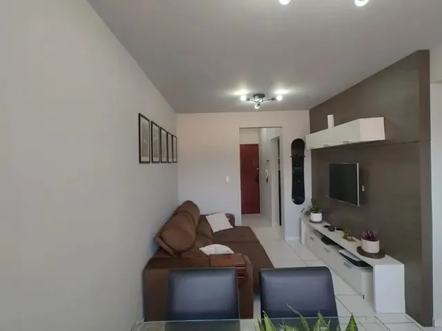 Imagem 4: Excelente Apartamento Semi Mobiliado Composto por 02 Dormitórios, Sala de Estar, Sacada