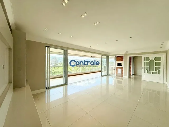 Imagem: O apartamento possui 3 Dormitórios, 3 Suítes, 4