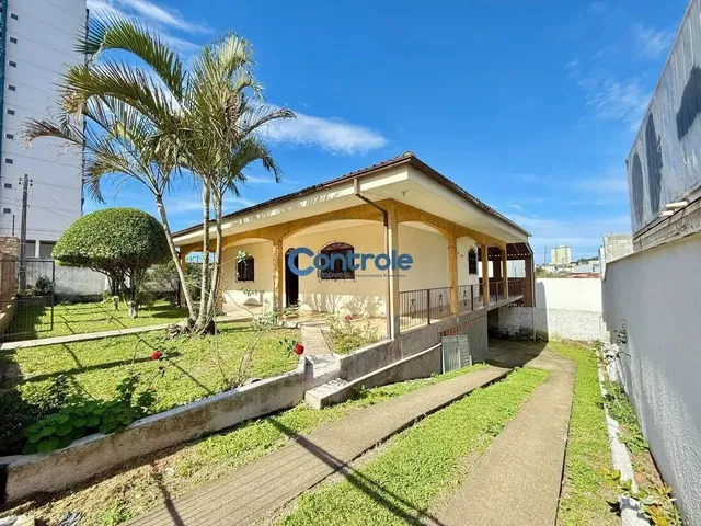 Imagem: Casa À Venda no Bairro Ipiranga - São