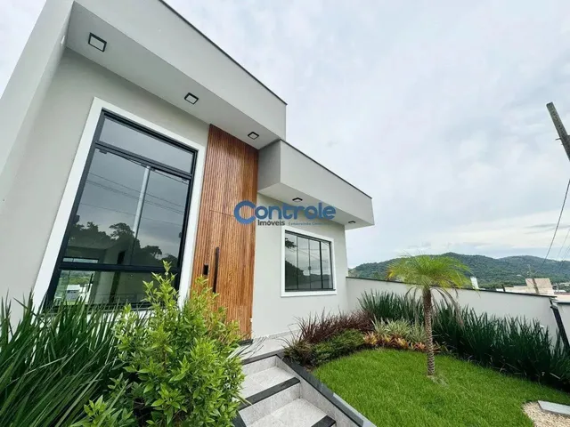 Imagem: Casa com 4 Dormitorios Sendo 01 Suíte e