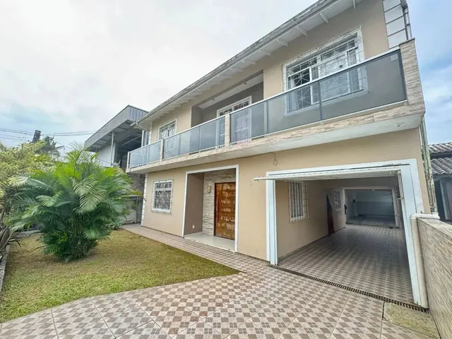 Imagem: Casa com 4 Dormitórios, Sendo 1 Suíte