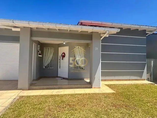 Imagem: A casa possui 4 Dormitórios, 1 Suíte, 4 Banheiros, 5