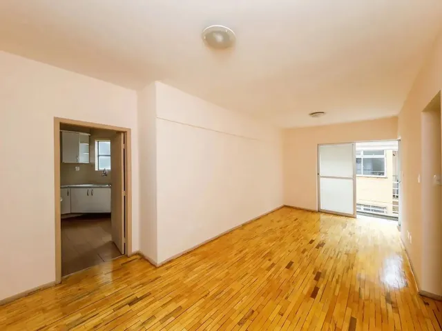 Imagem: Apartamento Espaçoso com Varanda para Venda