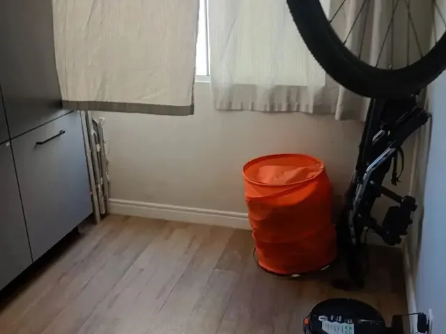 Imagem 16: Apartamento Aririu - 02 Dorm com Sacada Mobiliado