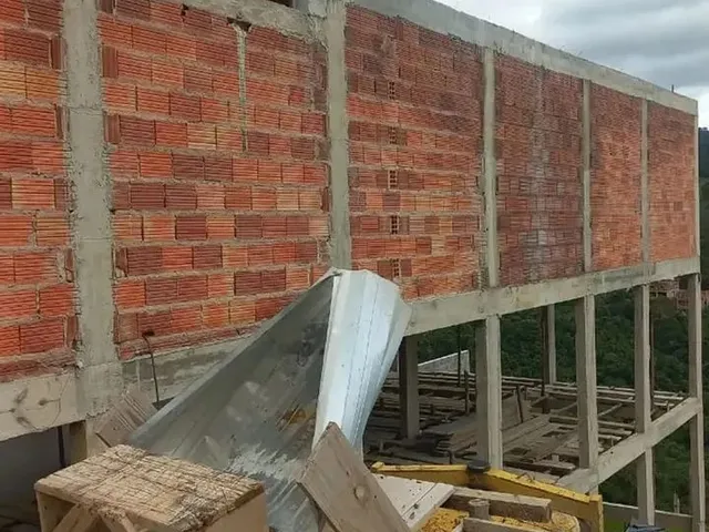 Imagem: Gf - Casa na Planta em Fase Te Acabamento
