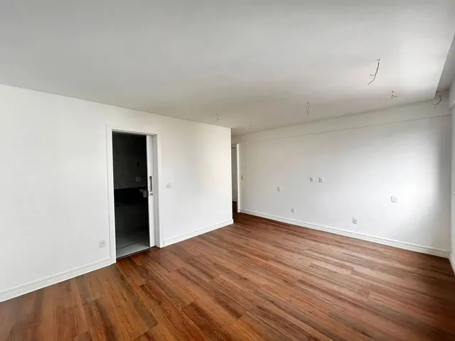 Imagem 2: Apartamento 4 Quartos e 4 Suítes no Centro